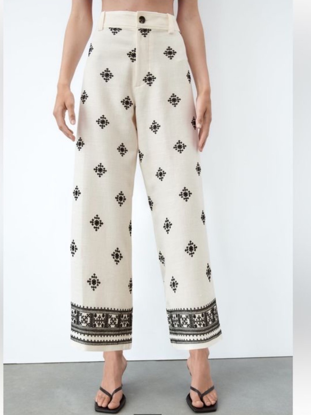 Zara Cream Wide Leg Pants with Black Geometric Print